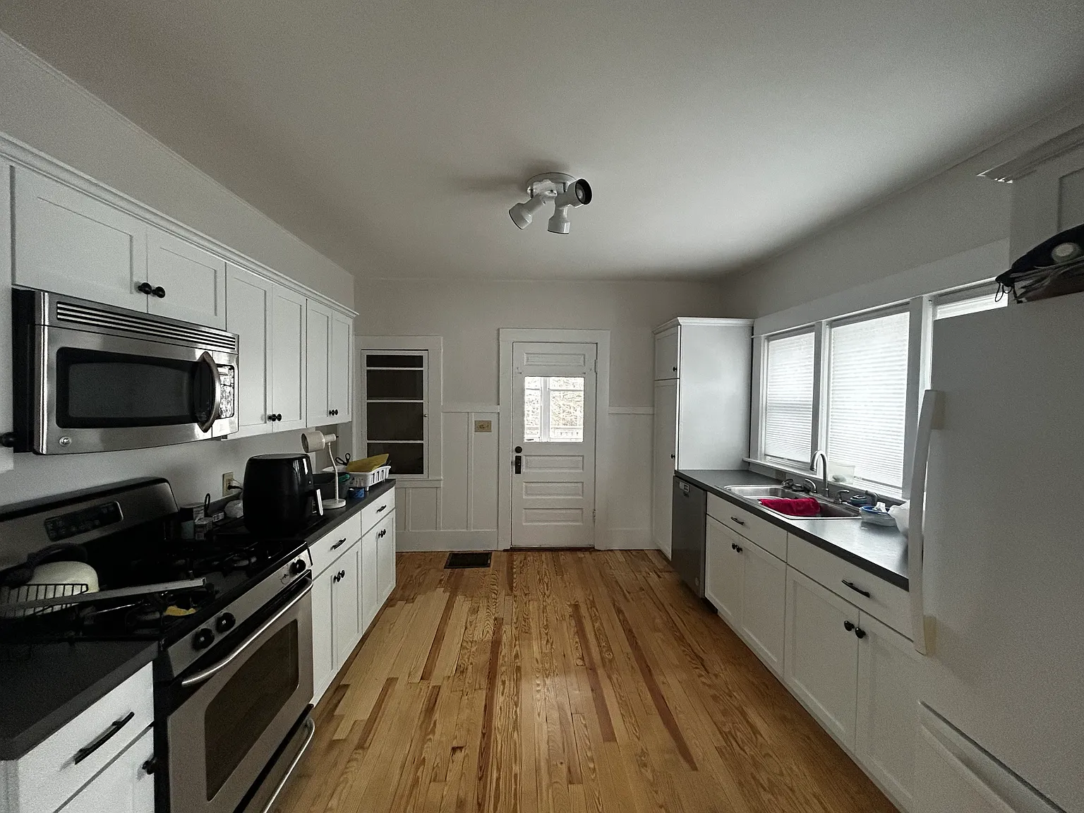 3 bed, 1600 sqft, $800 — Photo 3