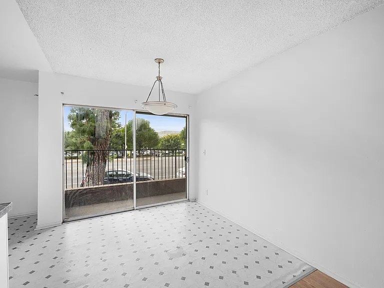 17931 Devonshire St #1 — Photo 8