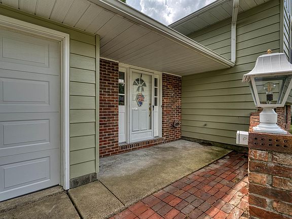 3rd image of 417 Old Cannon Way