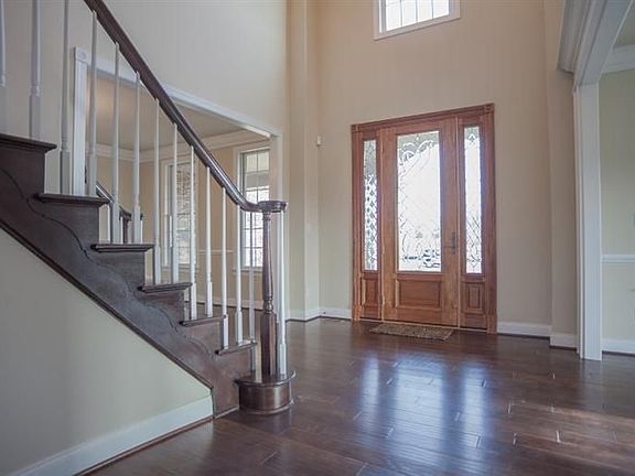 3rd image of 2060 Hackamore Dr