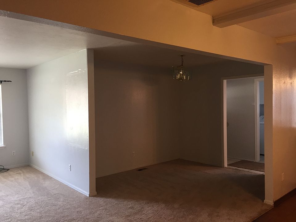 Living and extra dining