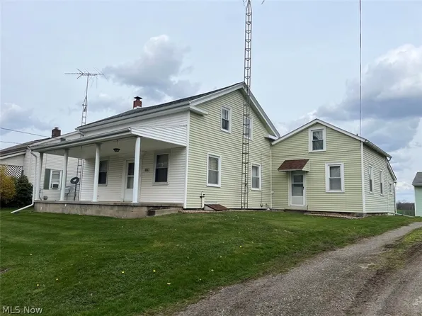 446 Paris Ave SE, Paris, OH 44669