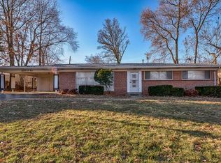 1109 Chantal Ln, Saint Louis, MO 63132