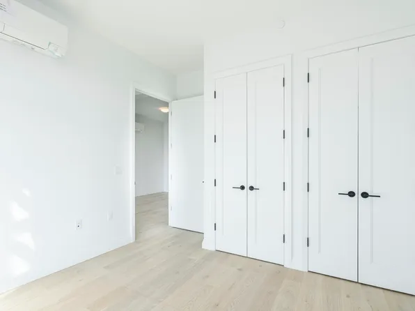 875 4th Avenue image 8 of 23