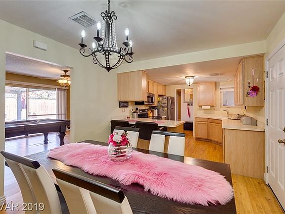 2nd image of 5708 Santa Catalina Ave
