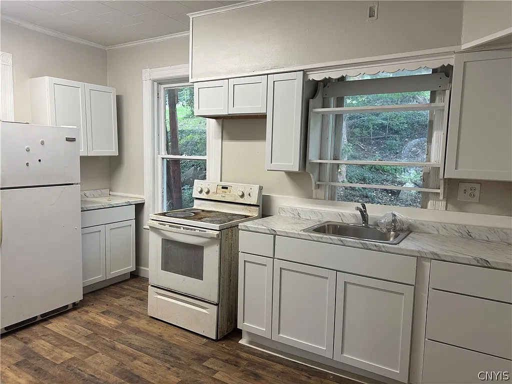 3 bed, 1.0 bath, 1636 sqft, $1,500 — Photo 3