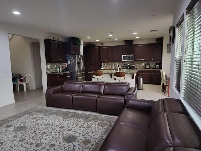 5684 Saratoga Cir — Photo 17