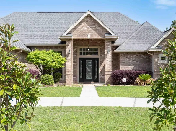 5672 Heatherton Rd, Milton, FL 32570