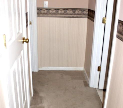 Hallway off Entry/Accesses BR 2/BA2