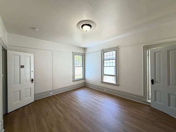 3rd image of 931 Chestnut St #D