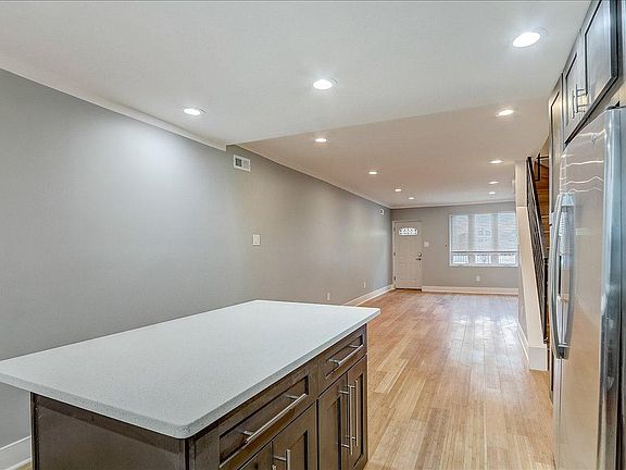 5th image of 2516 Coral St