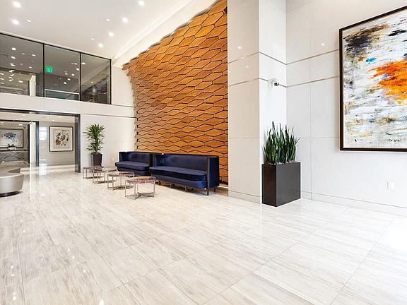 4th image of 72 Townsend St #706