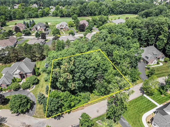 Andover Court Andover Ct Unit 110, Grand Blanc, MI 48439