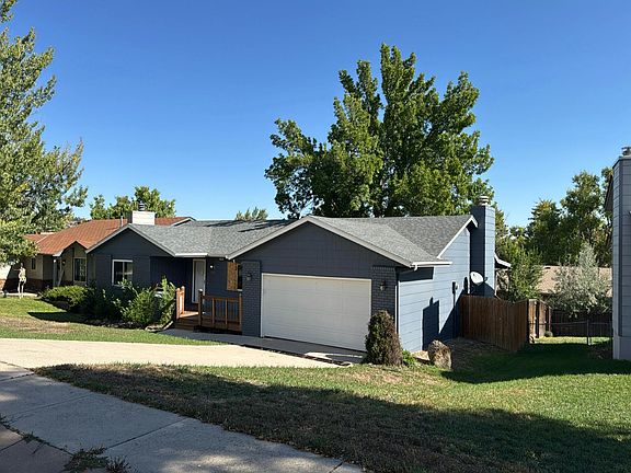 2nd image of 1004 Hans Brinker St