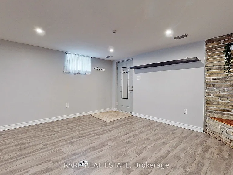 508 Upper Gage Ave #LOWER — Photo 3