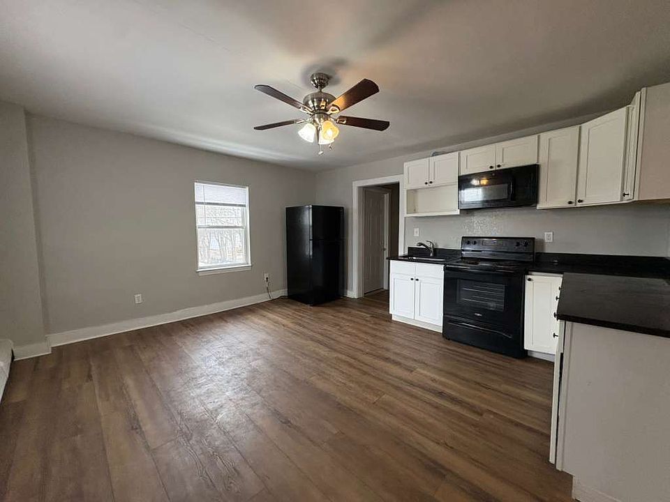 1st image of 54 Dalton St #22