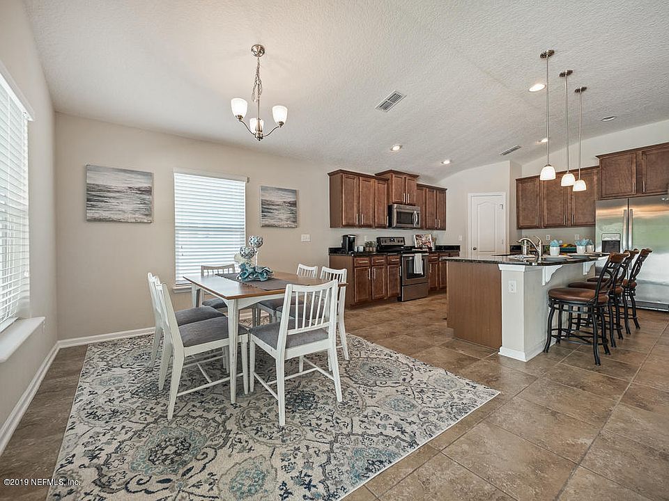 1st image of 15817 Twin Creek Dr