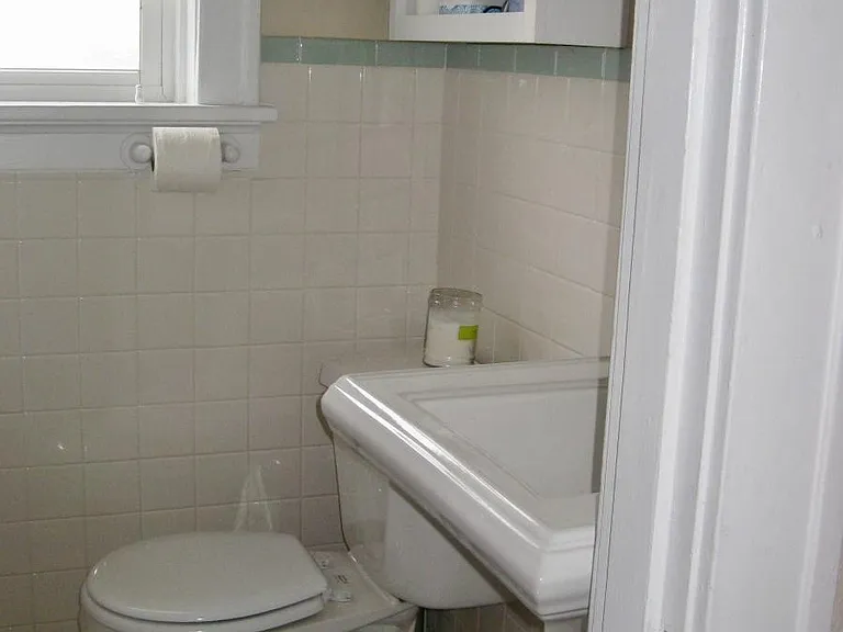 1034 Commodore Dr #2 — Photo 9