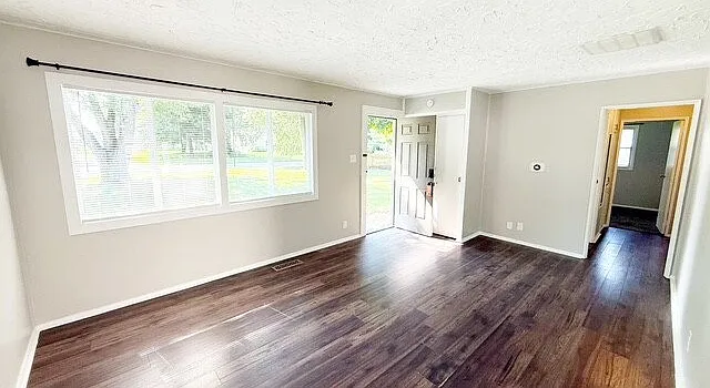 2122 Randall Rd — Photo 3