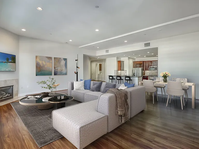 Axis 2300 Apartments — Photo 5
