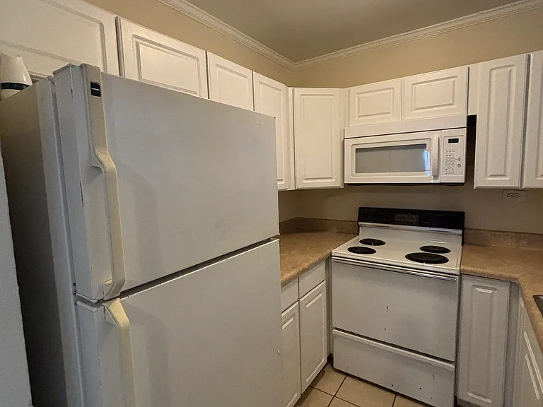 825 Venita Dr — Photo 6
