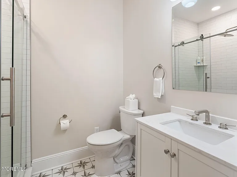 305 Ocean Ave — Photo 21