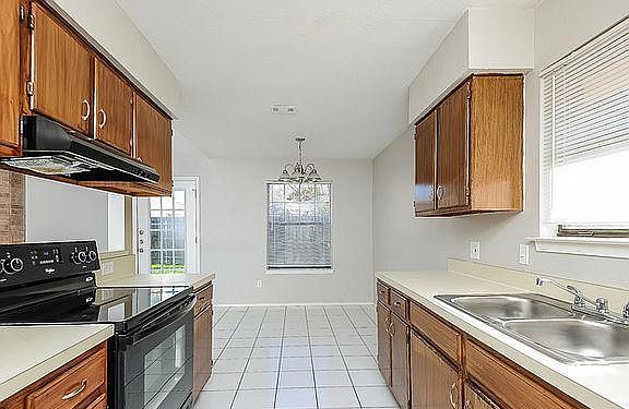 5th image of 6054 Allencrest Dr