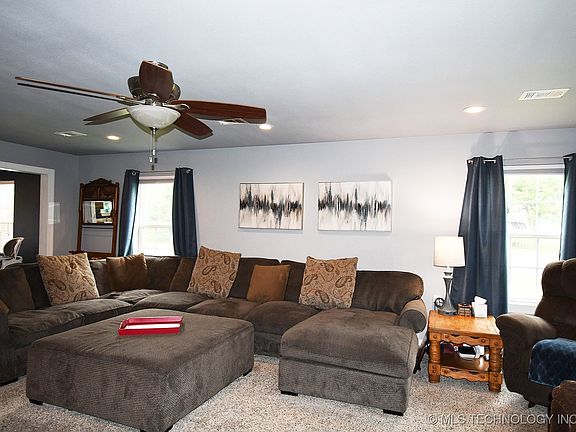 3rd image of 304 S Blackstone St