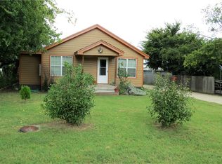104 W Little St, Hamilton, TX 76531