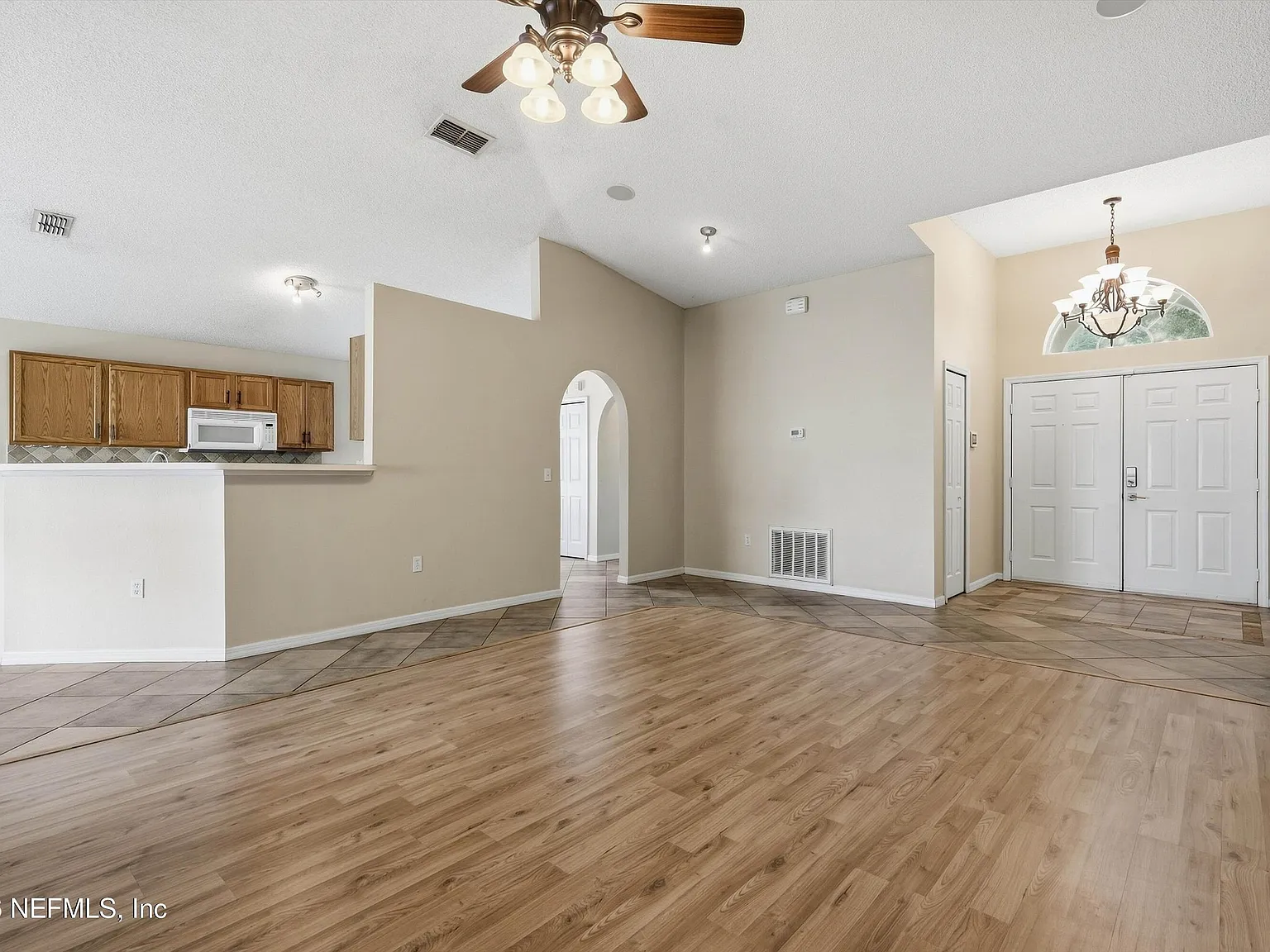 3 bed, 2.0 bath, 1632 sqft, $1,700 — Photo 2