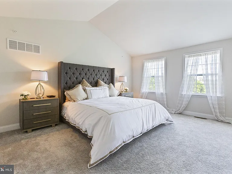 3701 Parris Blvd — Photo 41