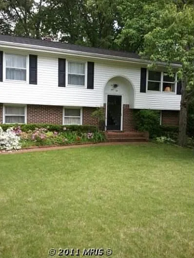 410 Martin Dr photo 1