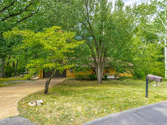 4th image of 3219 Ozark Cir