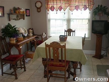 Eating area adjacent to to Kitchen