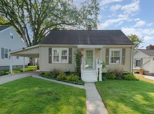 210 Hall St, Essexville, MI