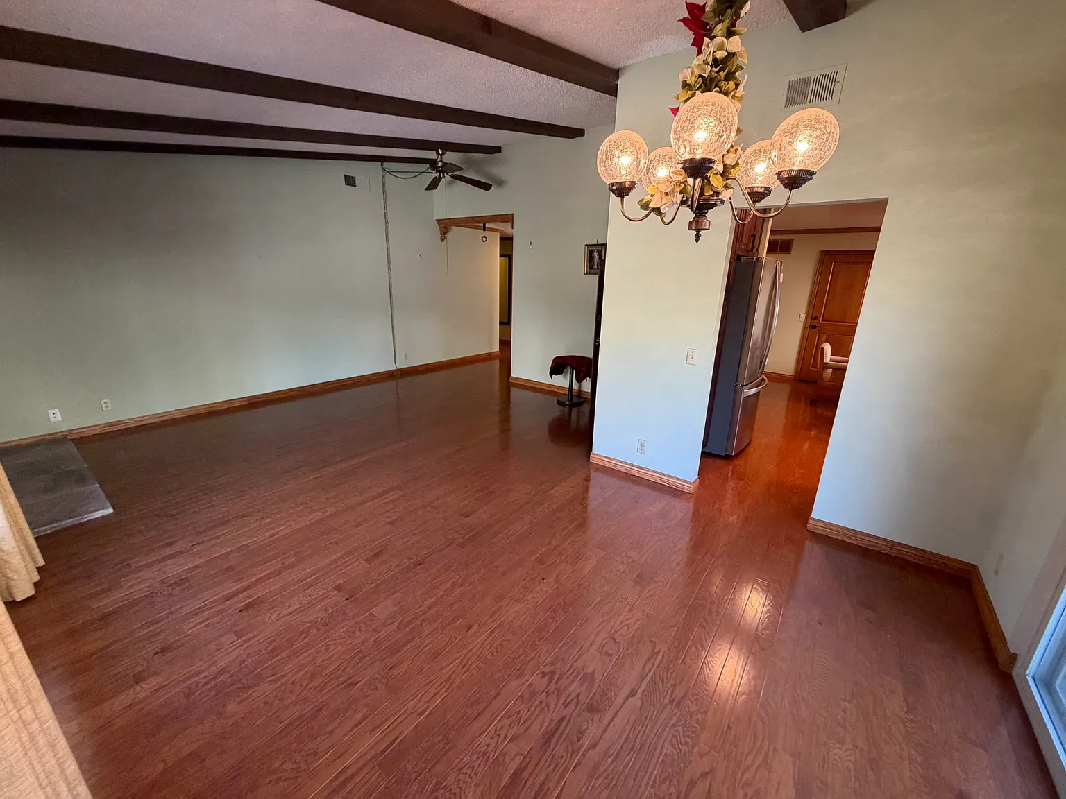 4 bed, 1687 sqft, $4,995 — Photo 4