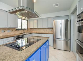 1702 Cherry Bend Dr, Houston, TX 77077