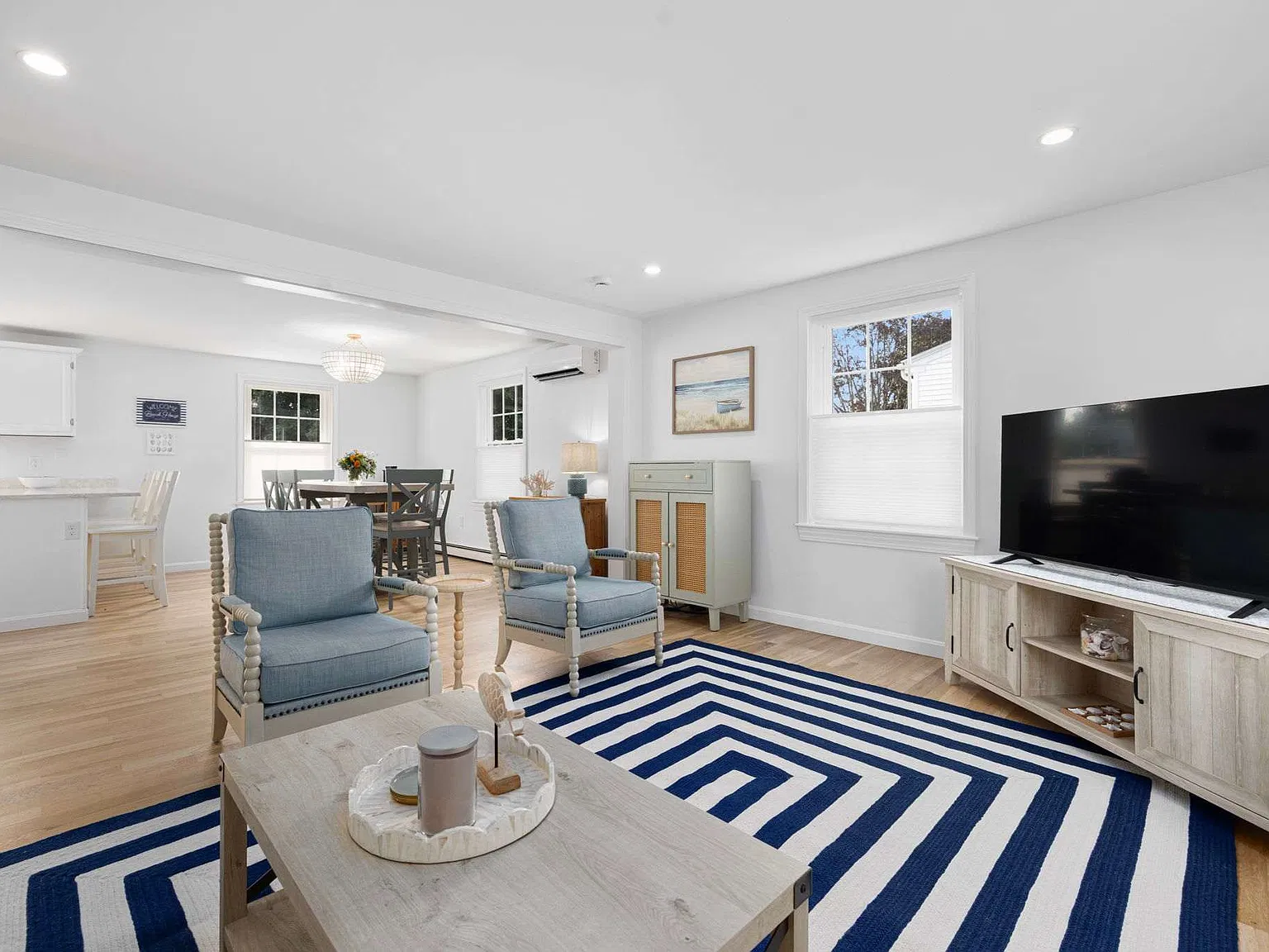 3 bed, 1332 sqft, $3,000 — Photo 3