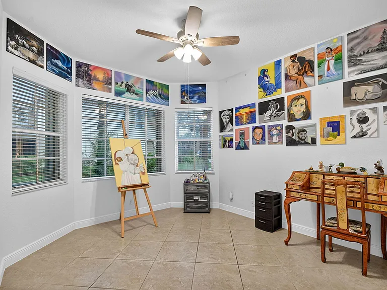 10247 Isle Wynd Ct — Photo 46