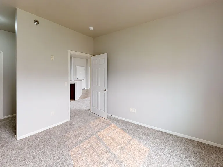 Crystal Creek Apartments — Photo 33
