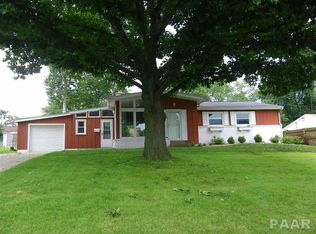4702 N Woodview Ave, Peoria, IL 61614