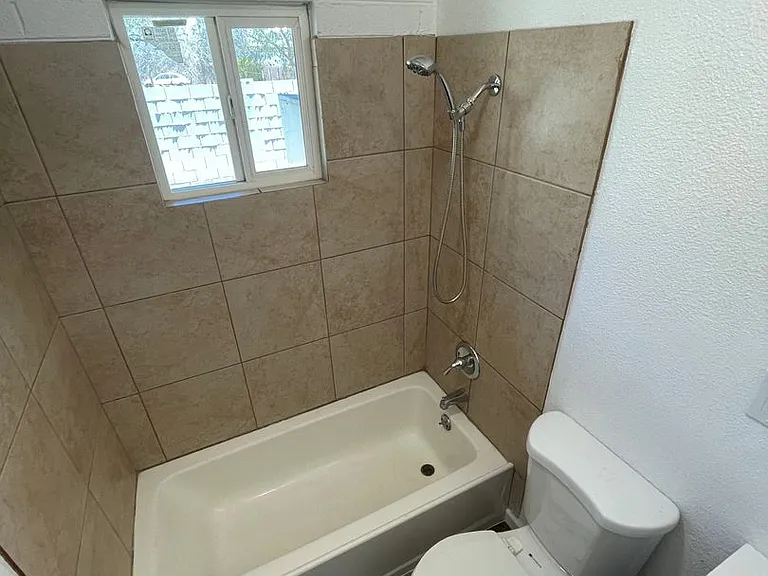9361 W Polk St #4 — Photo 8