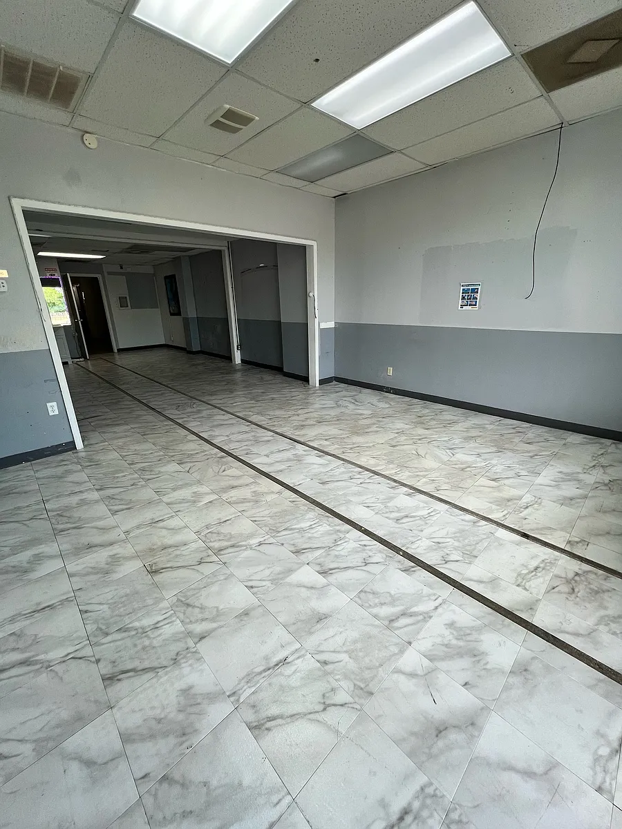 Building Photo - 1313 E Washington Ave #1