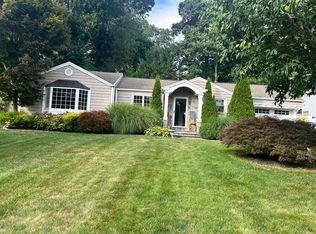 42 Lilalyn Dr, Fairfield, CT 06825