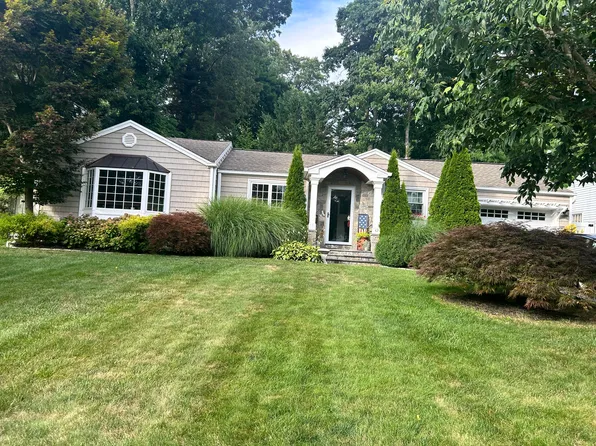 42 Lilalyn Dr, Fairfield, CT 06825