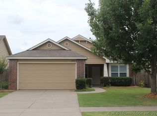 6710 E 129th St, Bixby, OK 74008