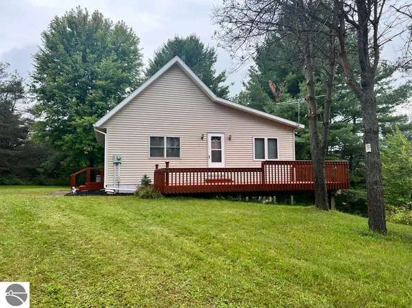 23693 170th Ave, Tustin, MI 49688