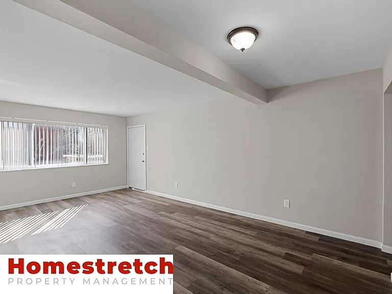 2 Bruce Dr #3 — Photo 33