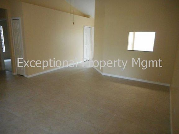 3rd image of 4615 SW 7th Pl