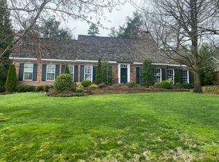 502 E Brow Rd, Lookout Mountain, TN 37350